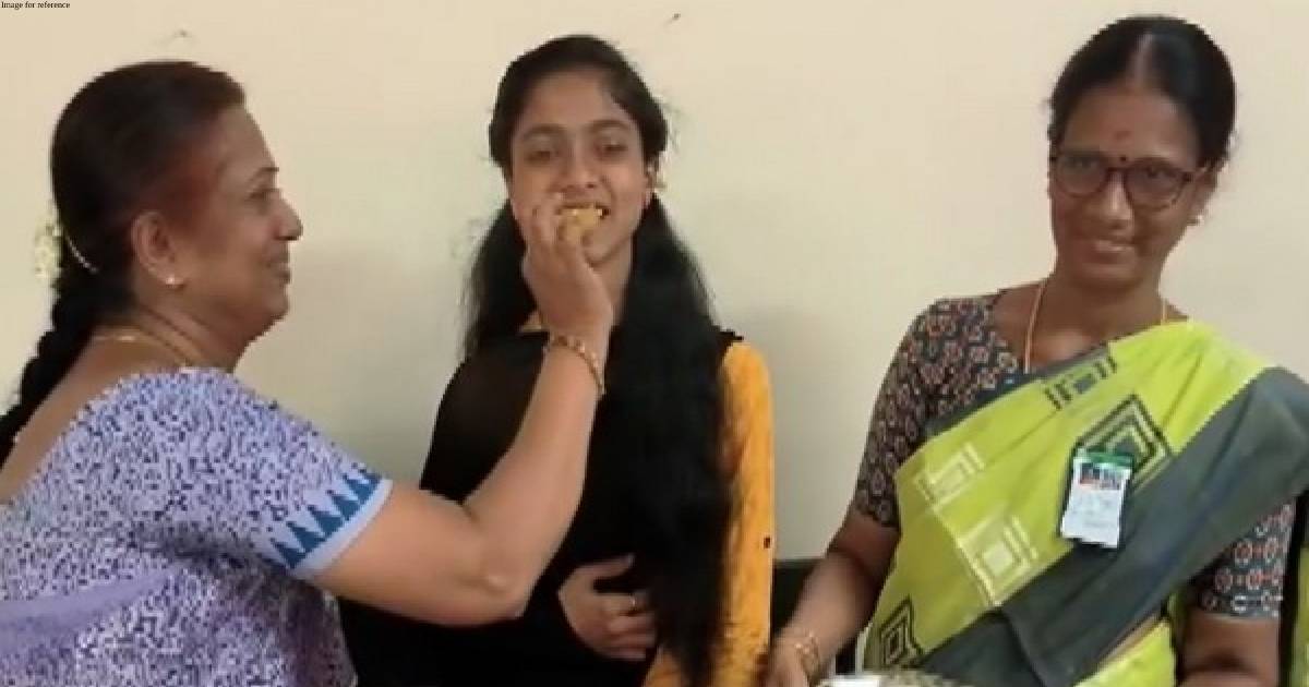 Daughter of daily wager pulls off perfect score in Class XII Tamil Nadu board exams